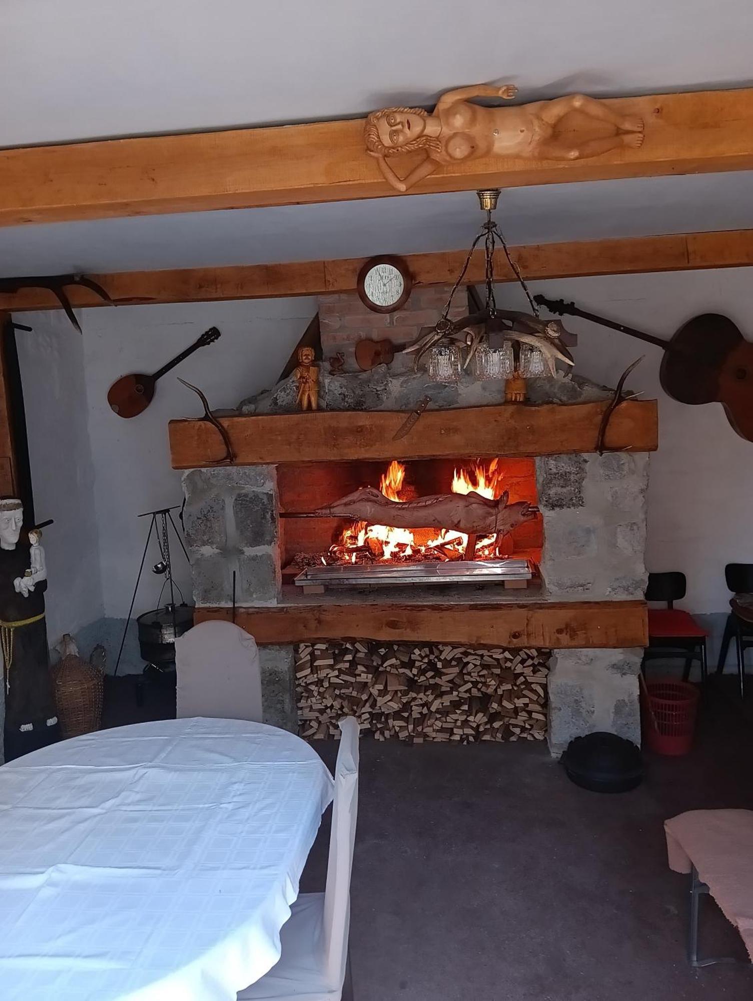 Sokol Apartment Огулин Екстериор снимка